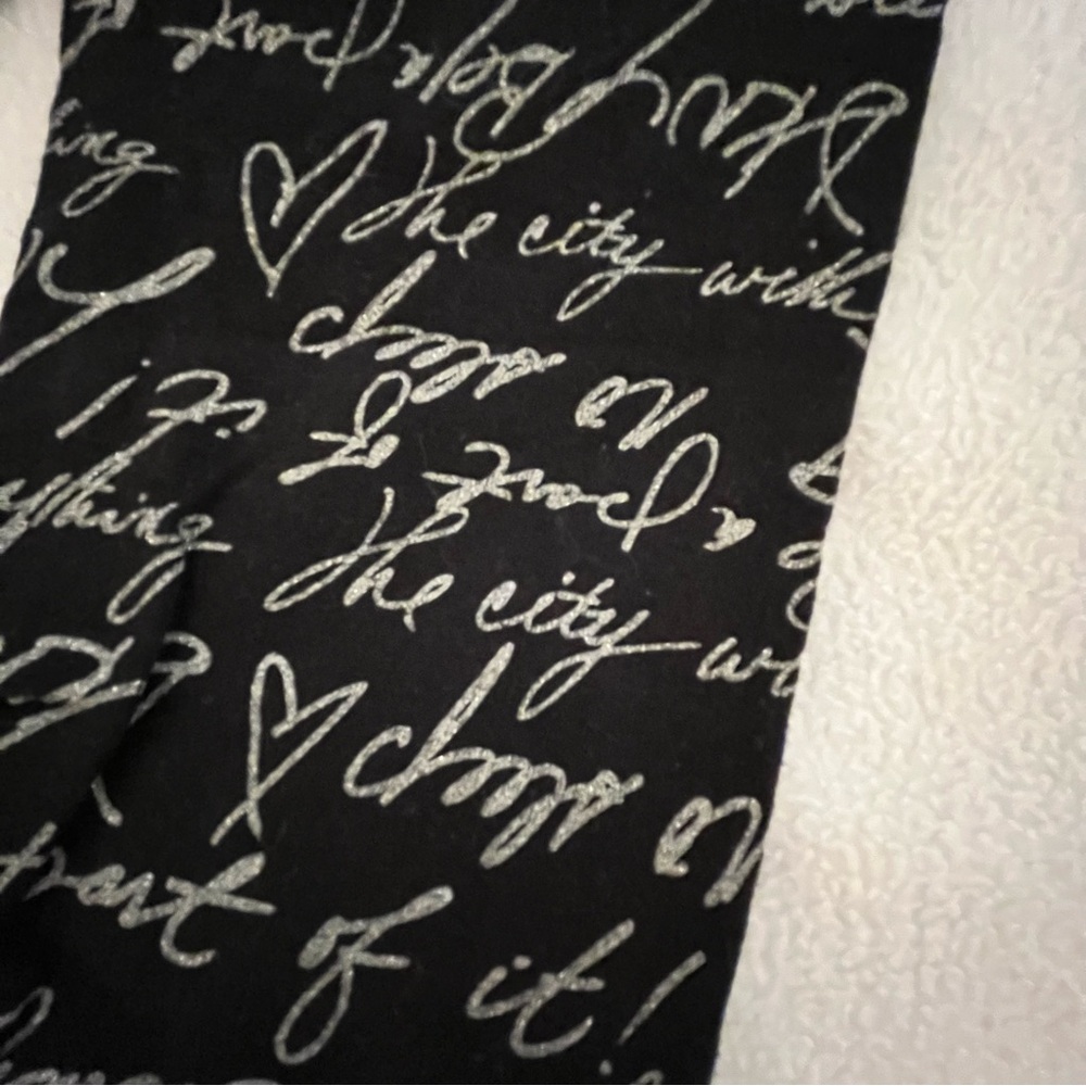 DKNY Script Set - Picture 3 of 6